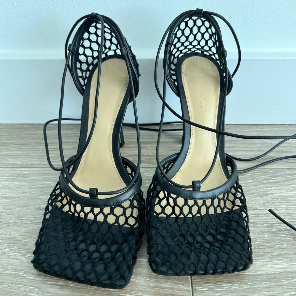 BOTTEGA VENETA
Lace-up leather-trimmed mesh pumps black